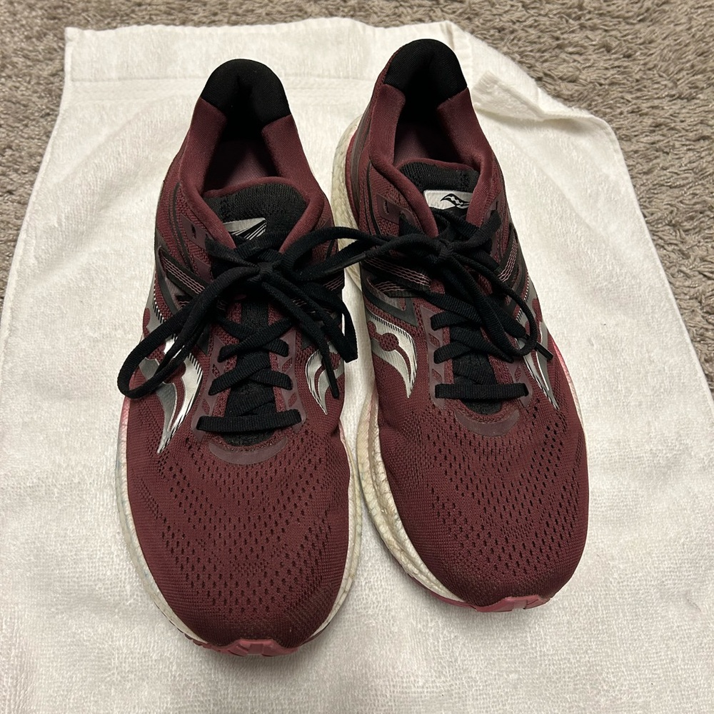 Saucony sneakers women’s size 9.5